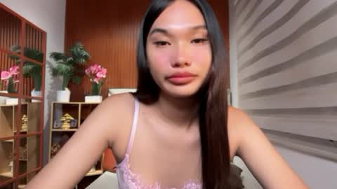 yoursluttyashxx online show from June 19, 6:14 pm