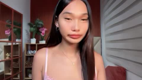 yoursluttyashxx online show from July 13, 10:46 pm