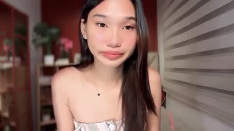 yoursluttyashxx online show from April 27, 10:40 pm
