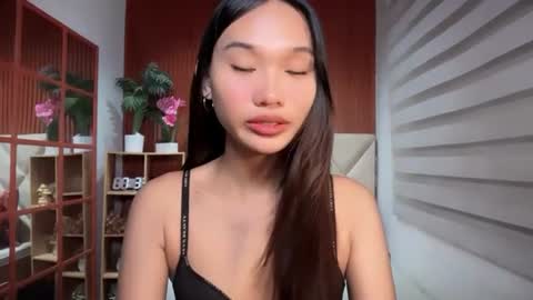 yoursluttyashxx online show from July 12, 5:49 pm