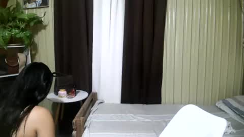 yoursubmissive_larah online show from June 22, 11:50 am