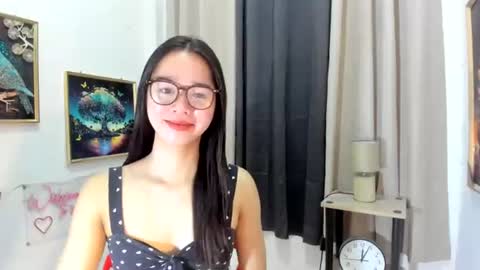 yourtinybunny online show from July 28, 11:17 am
