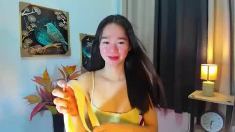 yourtinybunny online show from May 2, 10:32 am