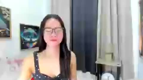 yourtinybunny online show from July 28, 12:48 pm