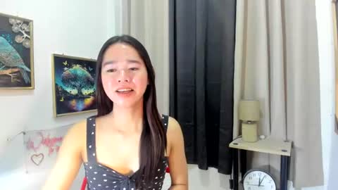 yourtinybunny online show from July 22, 11:45 am