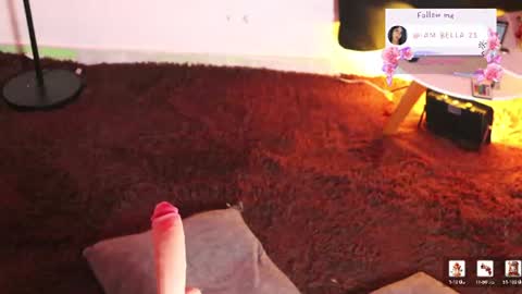 Bella- Independert Model online show from August 6, 7:12 pm