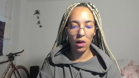 elizabeth  ju   online show from December 27, 10:59 pm