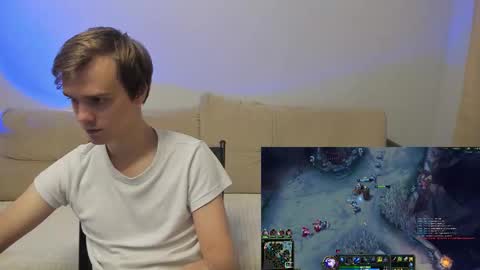 Yue Lang and Samm online show from December 3, 7:14 pm