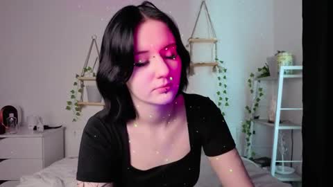 Ellie online show from March 8, 8:18 am