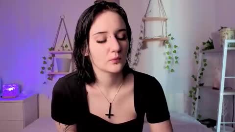 Ellie online show from March 14, 8:07 am