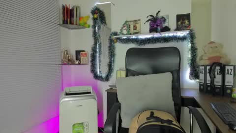 Yukio Davis  online show from December 6, 4:08 am