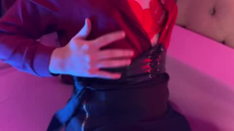 Yuko online show from October 29, 8:31 pm