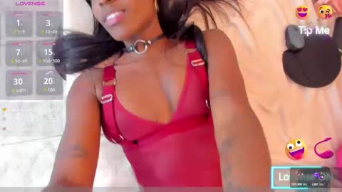 Snapshot of yuliana_milleer chatting on February 16, 9:27 pm Yuliana online show from February 16, 9:27 pm