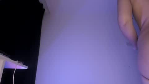 yulxx online show from May 12, 1:47 am