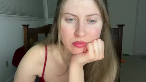 yumiandwolf online show from January 12, 7:26 am