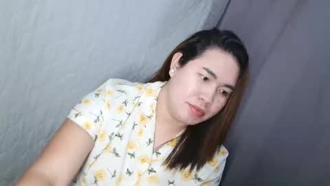 yummy_hardfucker online show from March 5, 7:12 pm