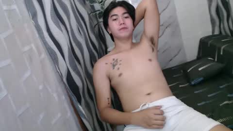 yummy_jeff online show from May 2, 2:50 am