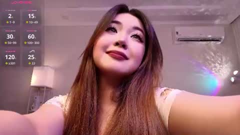 Yumi online show from July 8, 8:45 pm