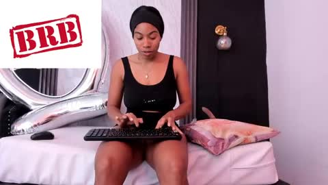 Yummyduo online show from April 30, 5:40 pm