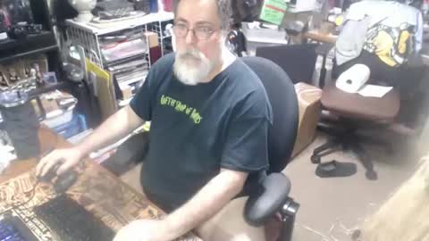 yummyflguy online show from May 18, 6:25 pm
