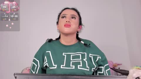 yunahott_ online show from February 6, 7:12 am