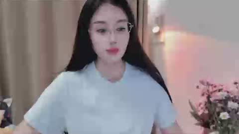 YunEr online show from June 12, 1:21 pm