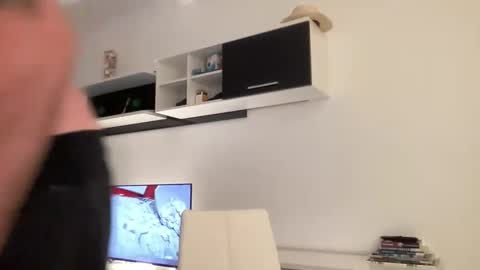 Yungbucker online show from November 30, 11:17 am