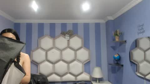 yvi online show from July 23, 11:52 am