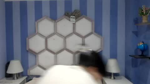 yvi online show from July 31, 12:39 pm