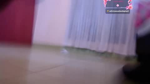 yvonn online show from December 14, 2:18 am