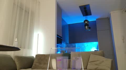 yvonna_ online show from October 17, 3:38 pm