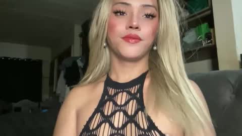 Miss Cali online show from November 27, 8:16 pm