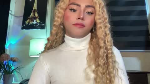 Miss Cali online show from October 12, 8:00 pm