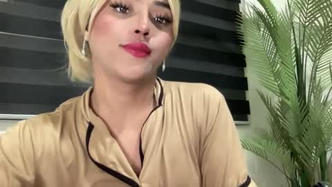 Miss Cali online show from February 23, 11:11 am