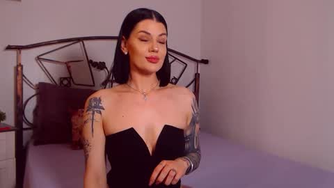 I V Y   online show from April 27, 8:06 pm