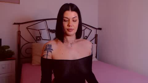 I V Y   online show from February 23, 9:06 pm