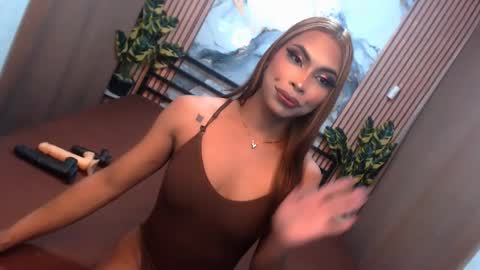 yvonnellvs online show from March 15, 3:33 am