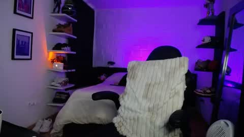 zac_muller1 online show from June 20, 1:39 pm