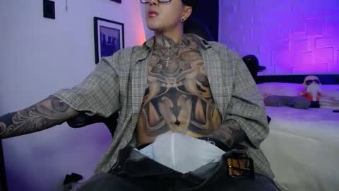 zac_muller1 online show from March 15, 7:02 am