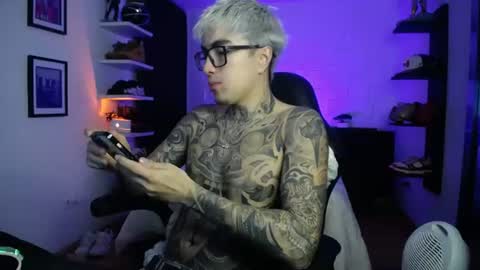 zac_muller1 online show from June 16, 5:00 am