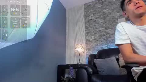 zack_joness10 online show from June 28, 3:57 am