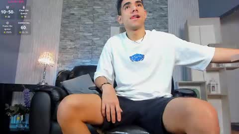 zack_joness10 online show from August 4, 4:30 am