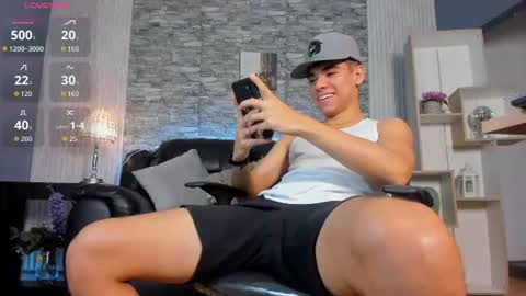 zack_joness10 online show from July 31, 5:41 am