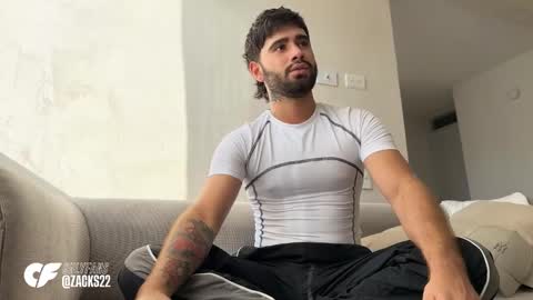 zack_sullivan22 online show from February 2, 9:22 pm