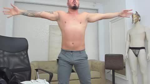 Snapshot of zackconnorsx chatting on December 2, 1:30 pm Zack online show from December 2, 1:30 pm