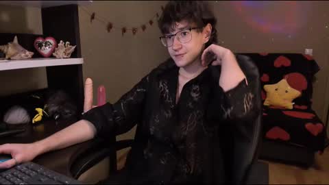 Snapshot of zackstivensen chatting on February 14, 11:31 pm Zachary next stream on monday online show from February 14, 11:31 pm