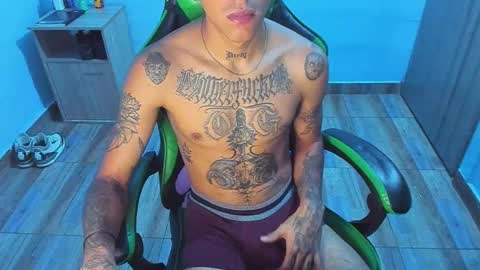 BiG Zafiro online show from December 22, 11:06 am