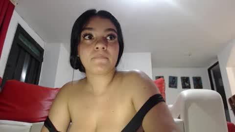 Snapshot of zahara_18_ chatting on October 9, 2:17 am Zahara 18 online show from October 9, 2:17 am