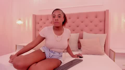 zahara_jones online show from April 13, 11:36 am