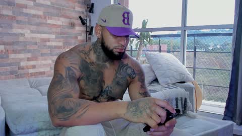 INSTAGRAM yormanfit7 online show from January 13, 11:30 am